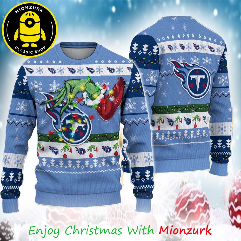 Grinch’s Hand Football Tennessee Titans NFL Special 2025 Ugly Sweater For Man And Woman